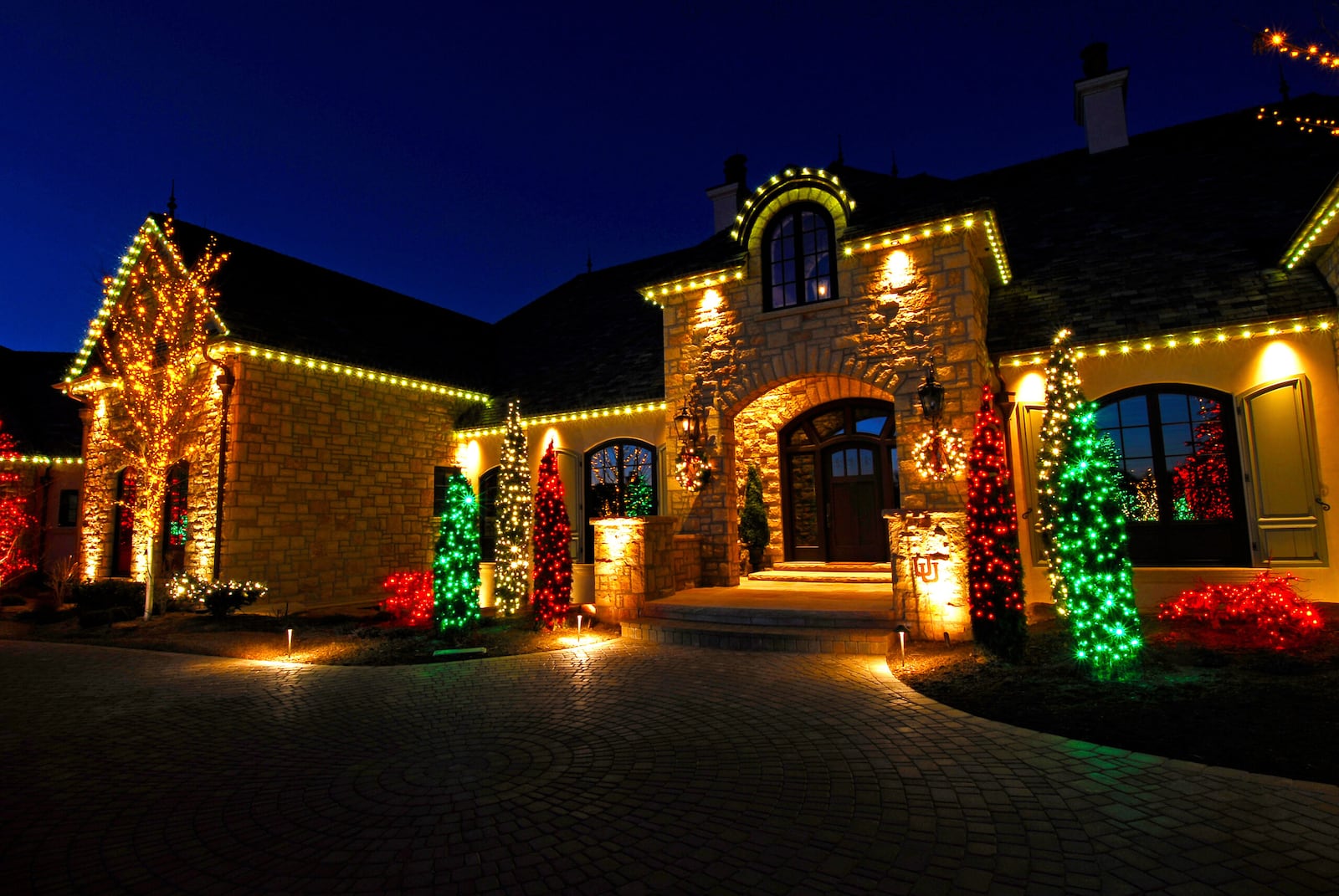 Brite Nites strings lights for celebrities—like Justin Bieber and the Kardashians—with the help of 100 seasonal employees.