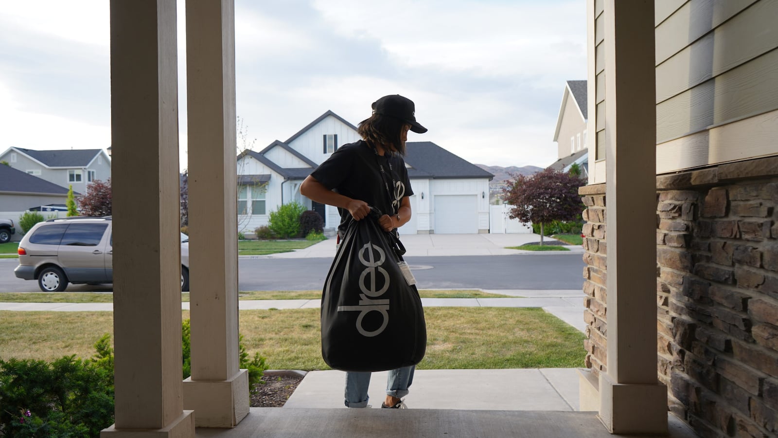 How Edgar Carreon used his experiences as an American immigrant to improve lives. Read more about how he started an online laundry service in Utah.