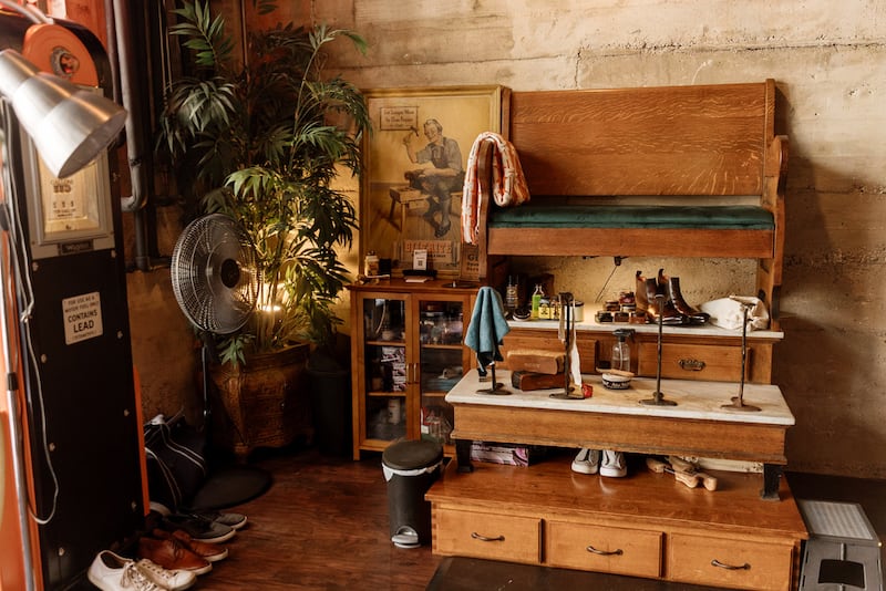 The shoe shining station at Mac's Place.