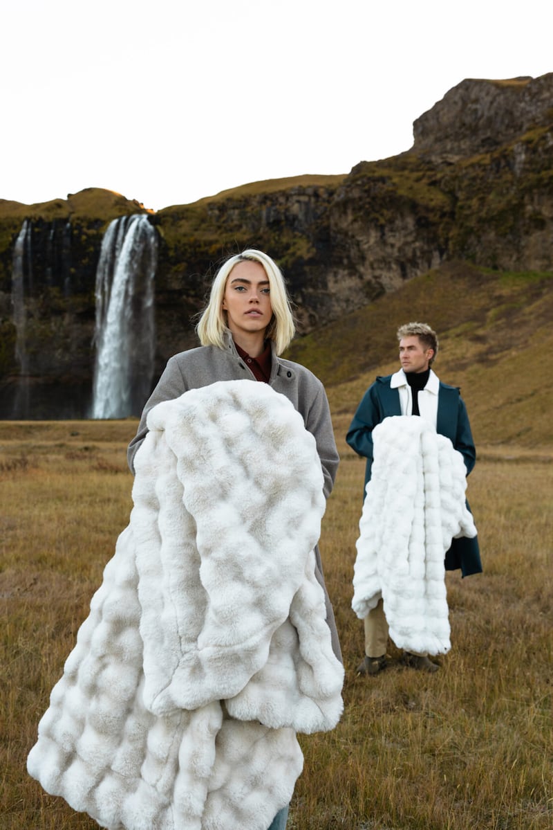 And, in honor of his mother, donates “the internet’s softest blankets” to women receiving treatment for Stage 4 breast cancer at the Huntsman Cancer Institute.