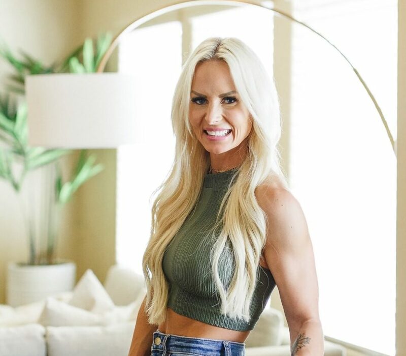 How Linzie Clawson founded Fed Up Kitchen, and how she franchised it without going into debt. Fed Up Kitchen is a Utah-based company that helps people meet fitness goals through food.